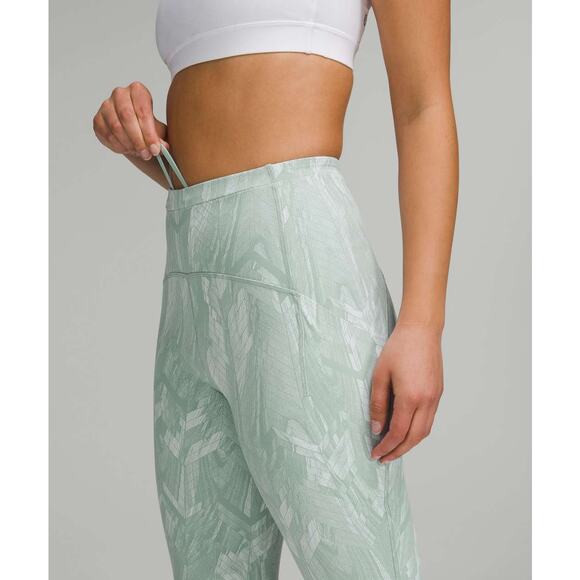 Lululemon Swift Speed High-Rise Crop 21" Reverberate Chevron Jacquard Size 4 - Picture 15 of 16